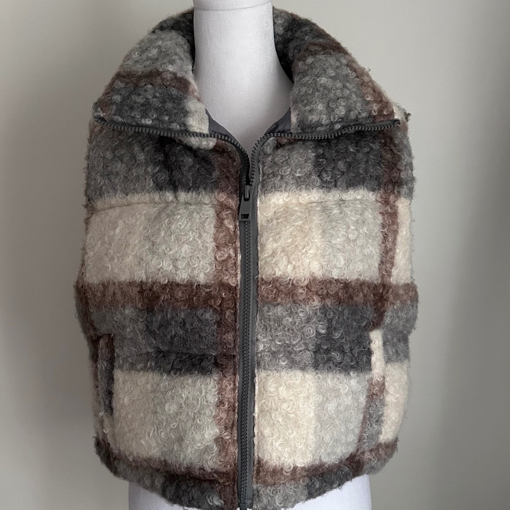 STOOSH Fuzzy Full Zip Plaid Vest Faux, Curly Wool, Small